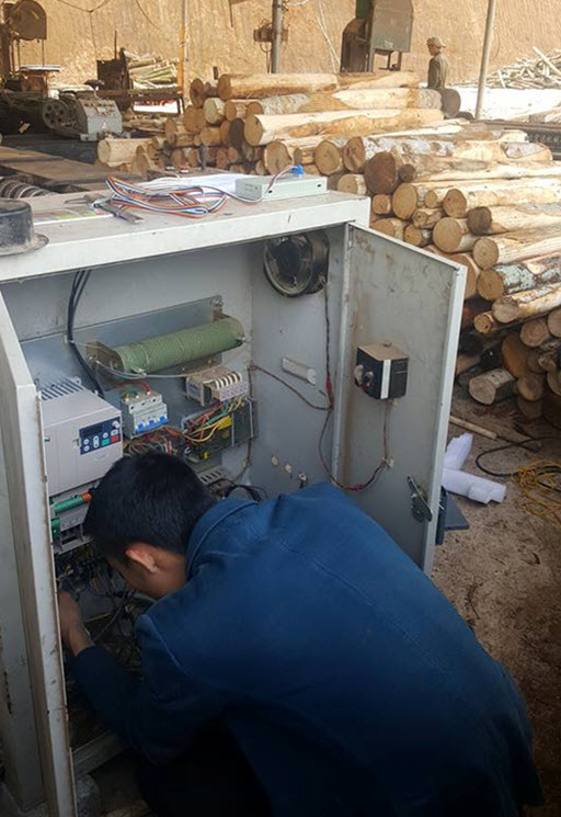 AC80C frequency inverter applied on woodworking machine