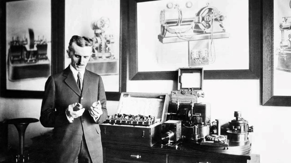 Nikola Tesla invents AC motor