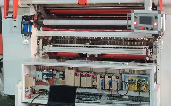 The automatic tissue folding machine system solution of VEICHI